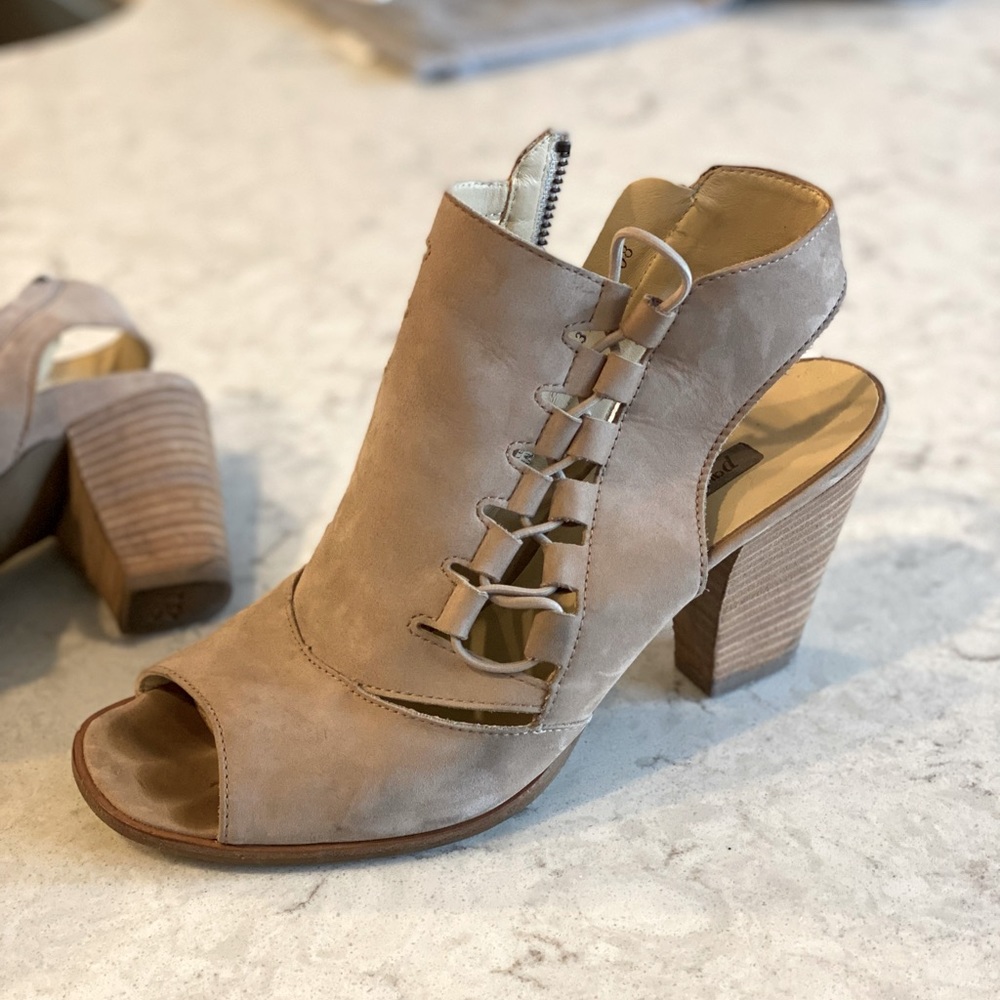 Paul Greene wedges beige size 8